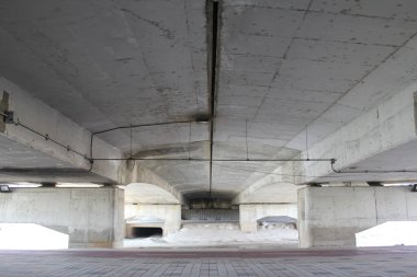 köprünün alt kısmı