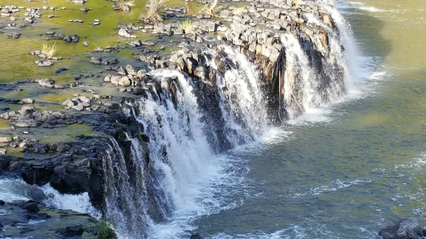 Een Prachtig Prachtig Uitzicht Een Brede Waterval — Stockfoto