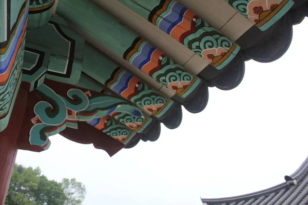 Edifício Coreano Tradicional Com Belo Dancheong — Fotografia de Stock