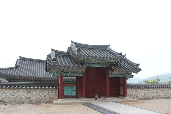 Традиционное Корейское Здание Красивым Данчхоном — стоковое фото