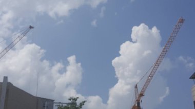 Mavi gökyüzü ve güzel bulutlar