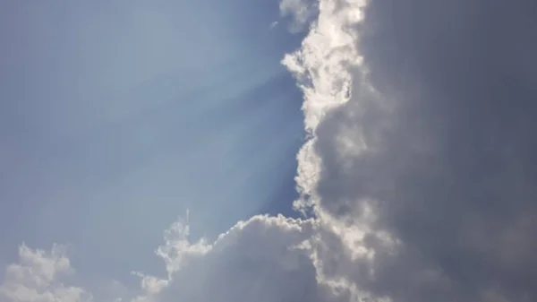 Блакитне Небо Гарні Хмари — стокове фото