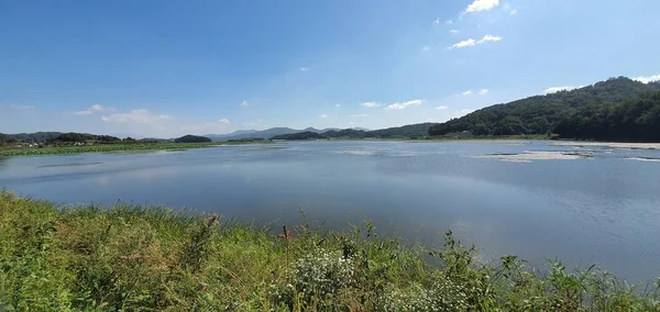 Beau Paysage Avec Ciel Bleu — Photo