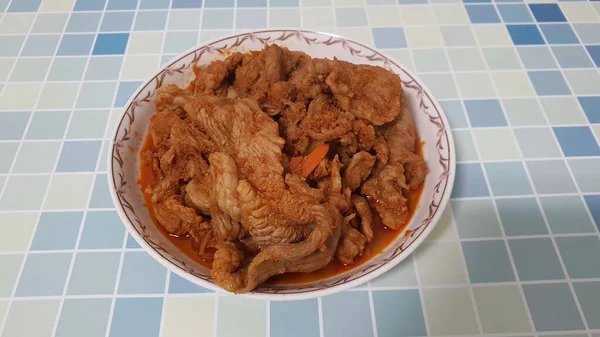 辛い炒め物の豚肉料理 — ストック写真