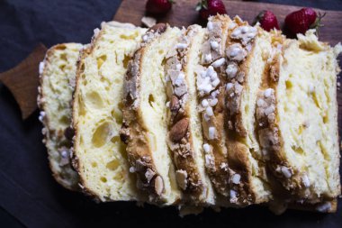 Bir dilim ekmek. Beyaz ekmek. Ekmek odunu. Masada ekmek var. B