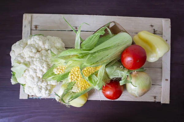 Hortalizas de cosecha propia. Verduras orgánicas frescas. Hortalizas de — Foto de Stock