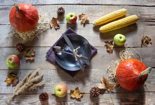 Glad Thanksgiving Med Pumpor Och Blad Frukt Och Grönsaker Mörk — Stockfoto