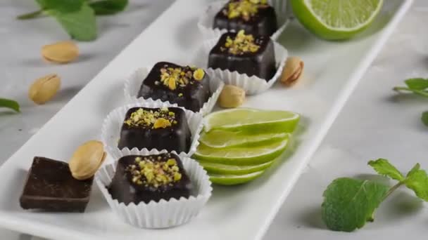 Słodycze Czekoladzie Zdrowe Słodycze Żywych Owoców Właściwe Odżywianie Domowe Słodycze — Wideo stockowe