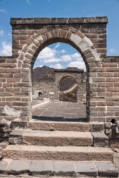 Πεκίνο Κίνα Απριλίου Του 2010 Σινικό Τείχος Στο Badaling Κοιτάζοντας — Φωτογραφία Αρχείου