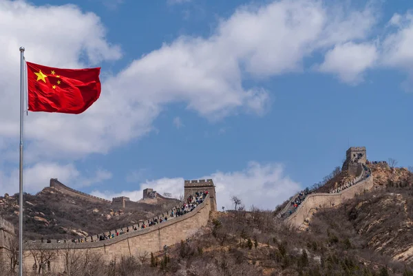 Пекин Китай Апреля 2010 Великая Китайская Стена Бадалинге Китайский Флаг — стоковое фото