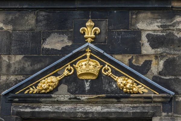 Edinburgh Scotland June 2012 Closeup Golden Royal Symbols Crown Fleur — Stock Photo, Image