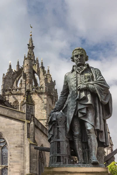 Edimburgo Escocia Reino Unido Junio 2012 Estatua Bronce Adam Smith — Foto de Stock