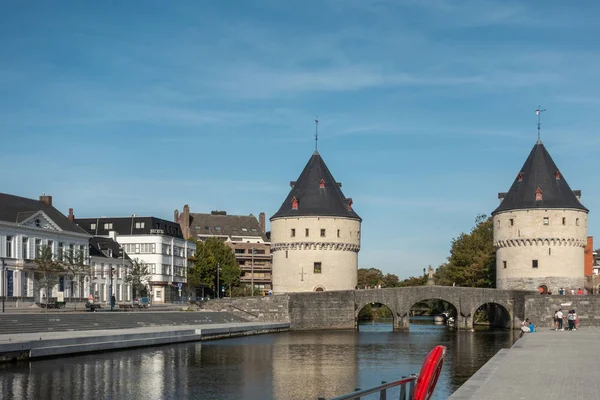 Kortrijk Flandes Bélgica Septiembre 2018 Icónico Ladrillo Pálido Broel Towers —  Fotos de Stock