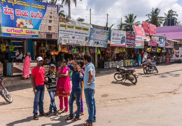Belur Karnataka Indien November 2013 Blick Entlang Mehrerer Geschäfte Der — Stockfoto