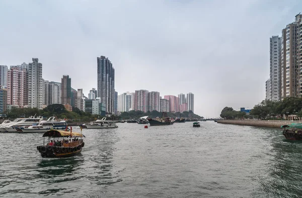 Hong Kong China May 2010 Yellow Roofed Sampan Travels Old — Stock Photo, Image