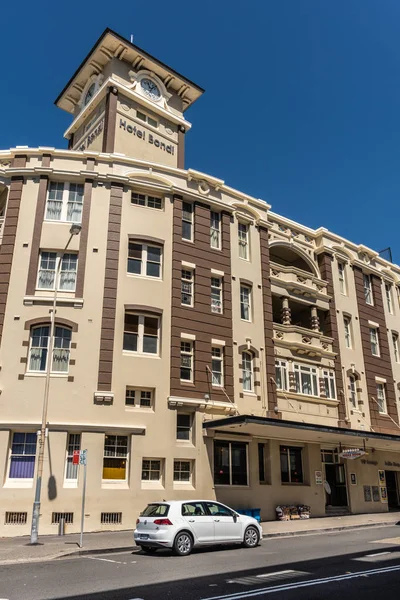 Hotel Bondi Facade in Bondi beach, Sydney Australia. — Stock Photo, Image