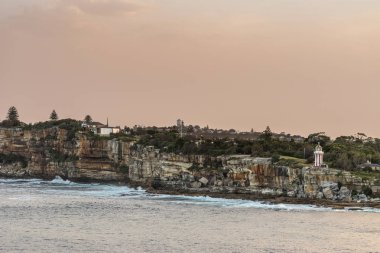 Cliff ve Hornby deniz feneri ile Güney Başkanı kıyı şeridi, Sydney A