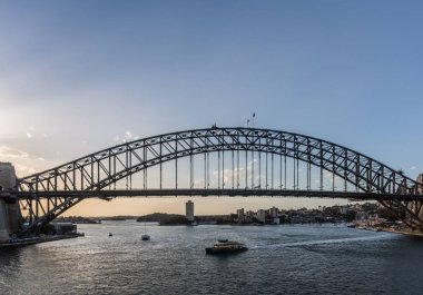 Sunset sırasında Liman Köprüsü, Sydney Avustralya.