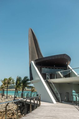 Ikonik yat kulübü evi 'nin kuyruk ucundaki portresi, Hamilton Adası