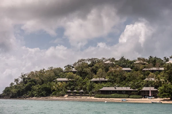 Villas at Qualia upscale beach resort on Hamilton Island, Austra — Stock Photo, Image