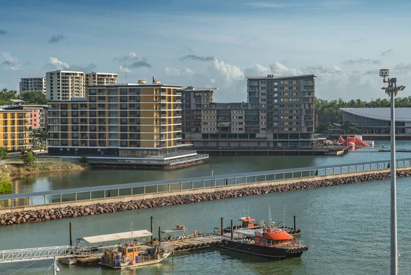 Wharf Een residentieel en retail gebouw in de haven van Darwin Aust — Stockfoto