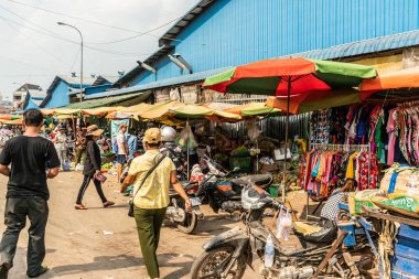 Phsar Leu Market, Sihanoukville Cambodi karşı Colorfull kabinleri