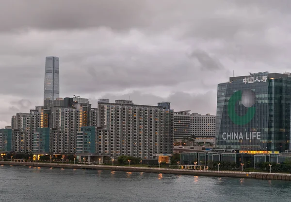 Skyline de Kowloon à l'ouest de China Life tôt le matin, Hong Kong Chin — Photo