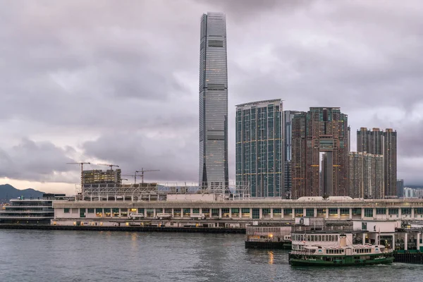 渡轮及邮轮码头清晨，中国香港. — 图库照片