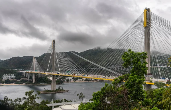 阴雨下高桥，中国香港. — 图库照片