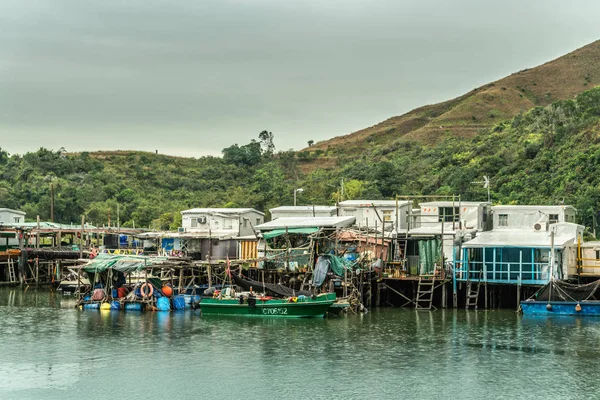 Closeup rybářů sídlí na kůšcích na řece Tai O, Hongkong — Stock fotografie