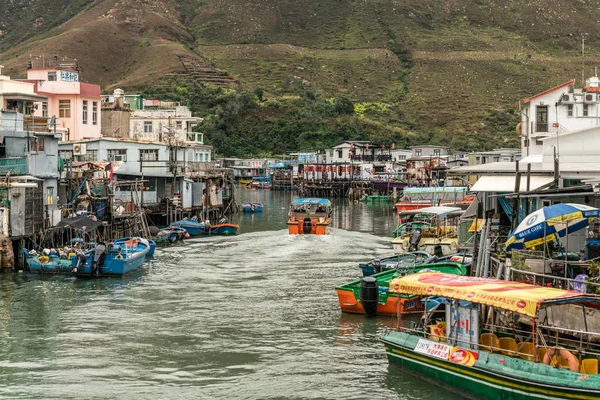 Cuestas de cruceros por el río en Tai O, Hong Kong China . —  Fotos de Stock