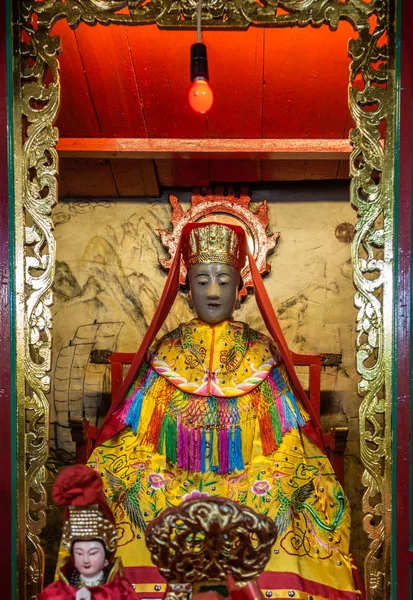 タイ・オのクワン・タイ・タオイスト寺院における海の神のクローズアップ — ストック写真