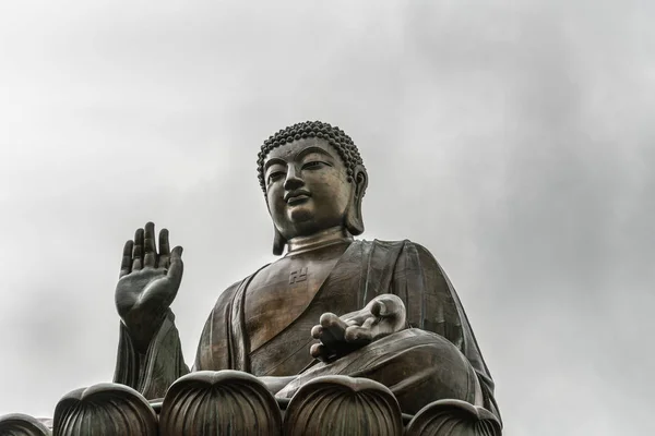 Frontális closeup a Tian tan Buddha, Hong Kong Kína. — Stock Fotó