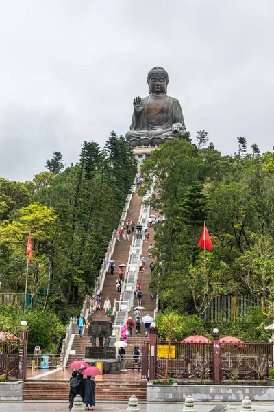 Giant Tian Tan Buddha on top of hill, Hong Kong China. — Stock Photo, Image