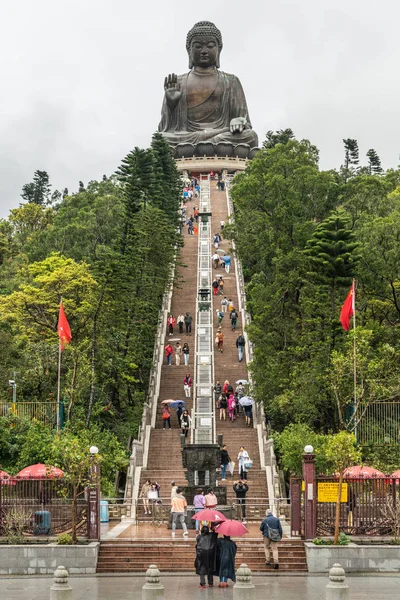 Giant Tian Tan Buddha on top of hill, Hong Kong China. — Stock Photo, Image