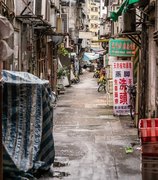 Callejón trasero en el mercado de Tai Po, Hong Kong China . — Foto de Stock