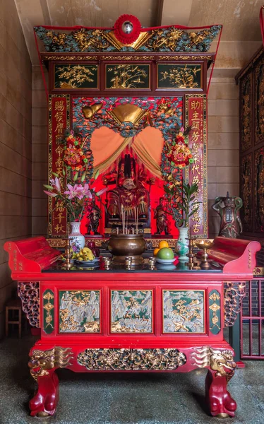 Kwan, Gud av kriger, altare på tung Shan tempel, Hong Kong Kina. — Stockfoto