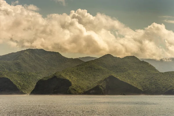 Rinca Island southside coast closeup, Indonesia. — Stock Photo, Image