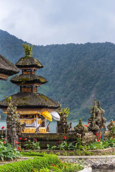 Pagoda di Linga Petak presso il complesso del Tempio di Ulun Danu Beratan, Bedoegoe — Foto Stock