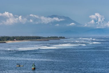 Bali Benoa Harbor dışında Ji Pantai Serangan plaj, Endonezya