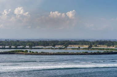 Bali, Indon Benoa Limanı dışında Ji Pantai Serangan kıyı şeridi
