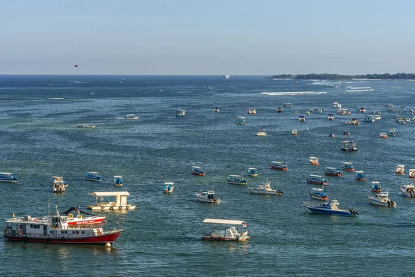 Viele Fischerboote vor der Spitze der Tanyung-Benoa-Halbinsel, — Stockfoto
