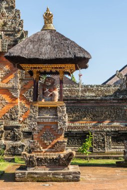 Batuan tapınağıkori Agung önünde sağ türbe, Ubud, Bali