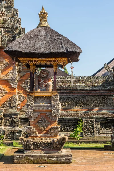 Rechter heiligdom voor Kori Agung van Batuan tempel, Ubud, Bali — Stockfoto