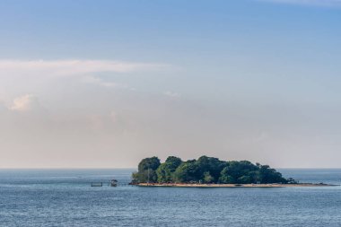 Makassar açıklarındaki Samalona Adası, Güney Sulawesi, Endonezya.