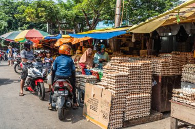 Makassar Terong Street Market Yumurta kabini, Güney Sulawesi, I
