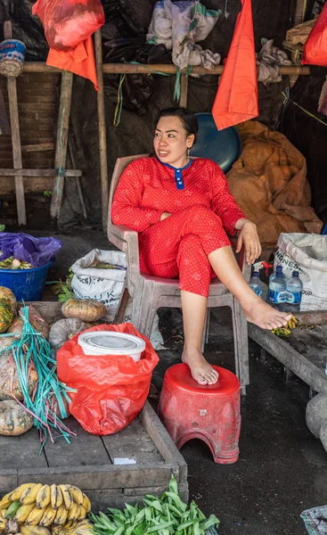 Вегетарианский торговец на Теронг Стрит Маркет в Макасаре, Соу — стоковое фото