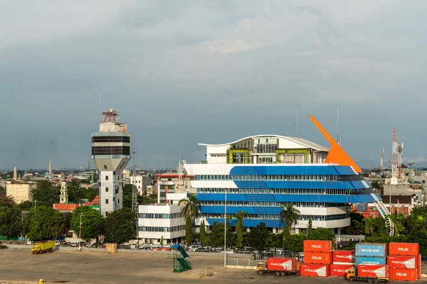 Komplexe pt pelindo iv im Hafen von Makassar, Südsulawesi, ind — Stockfoto