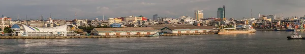 Panorama över hamnen i Makassar, södra Sulawesi, Indonesien. — Stockfoto