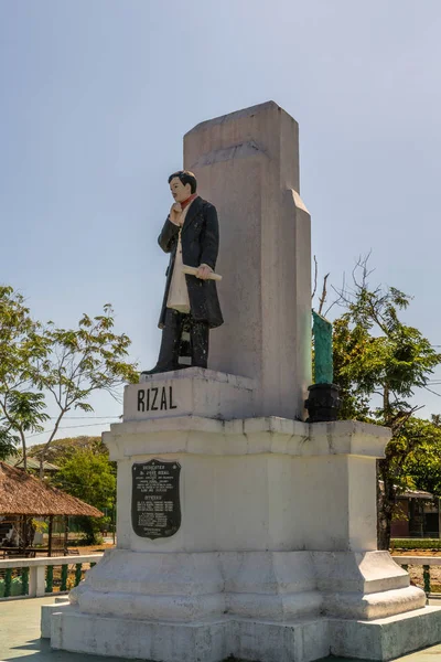 何塞·里扎尔雕像在伊瓦希格刑事殖民地,普林萨港,帕劳 — 图库照片